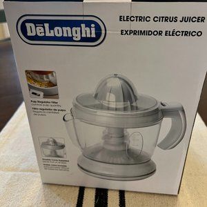 DeLonghi KS500 Electric Citrus Juicer  W/ Pulp Filter 4 Cups